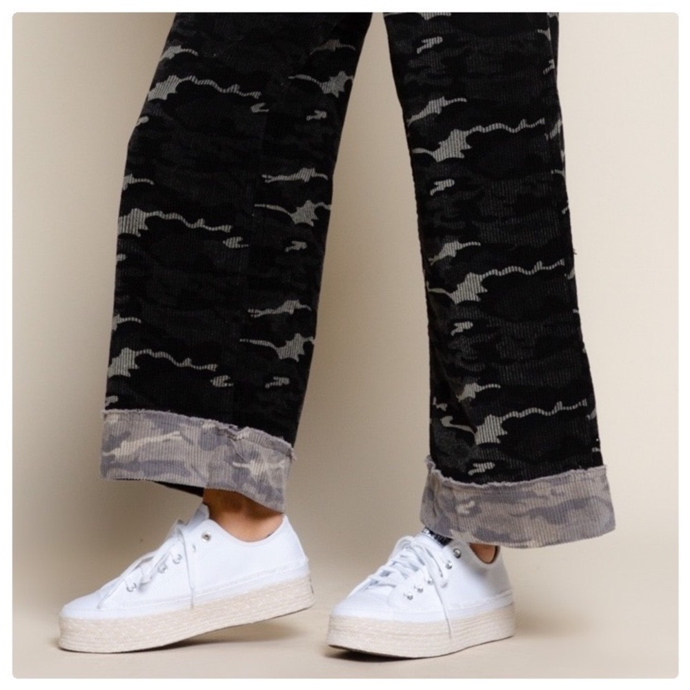 POL Camo Black Wide Leg Cords - Picture 4 of 15